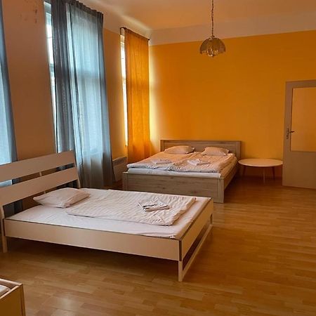 Hotel Praha Club Bed & Breakfast Экстерьер фото