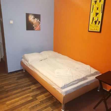 Hotel Praha Club Bed & Breakfast Экстерьер фото