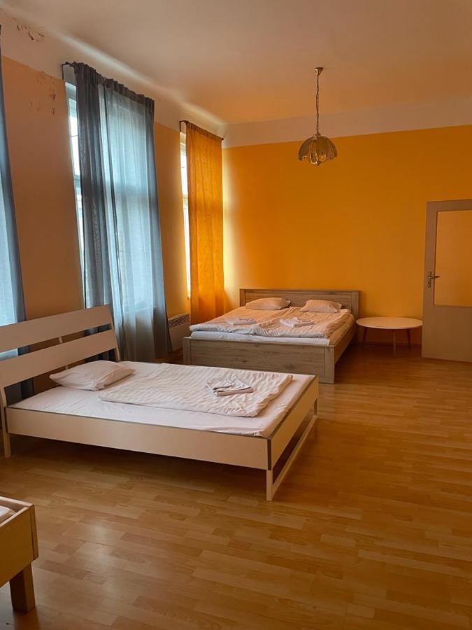 Hotel Praha Club Bed & Breakfast Экстерьер фото