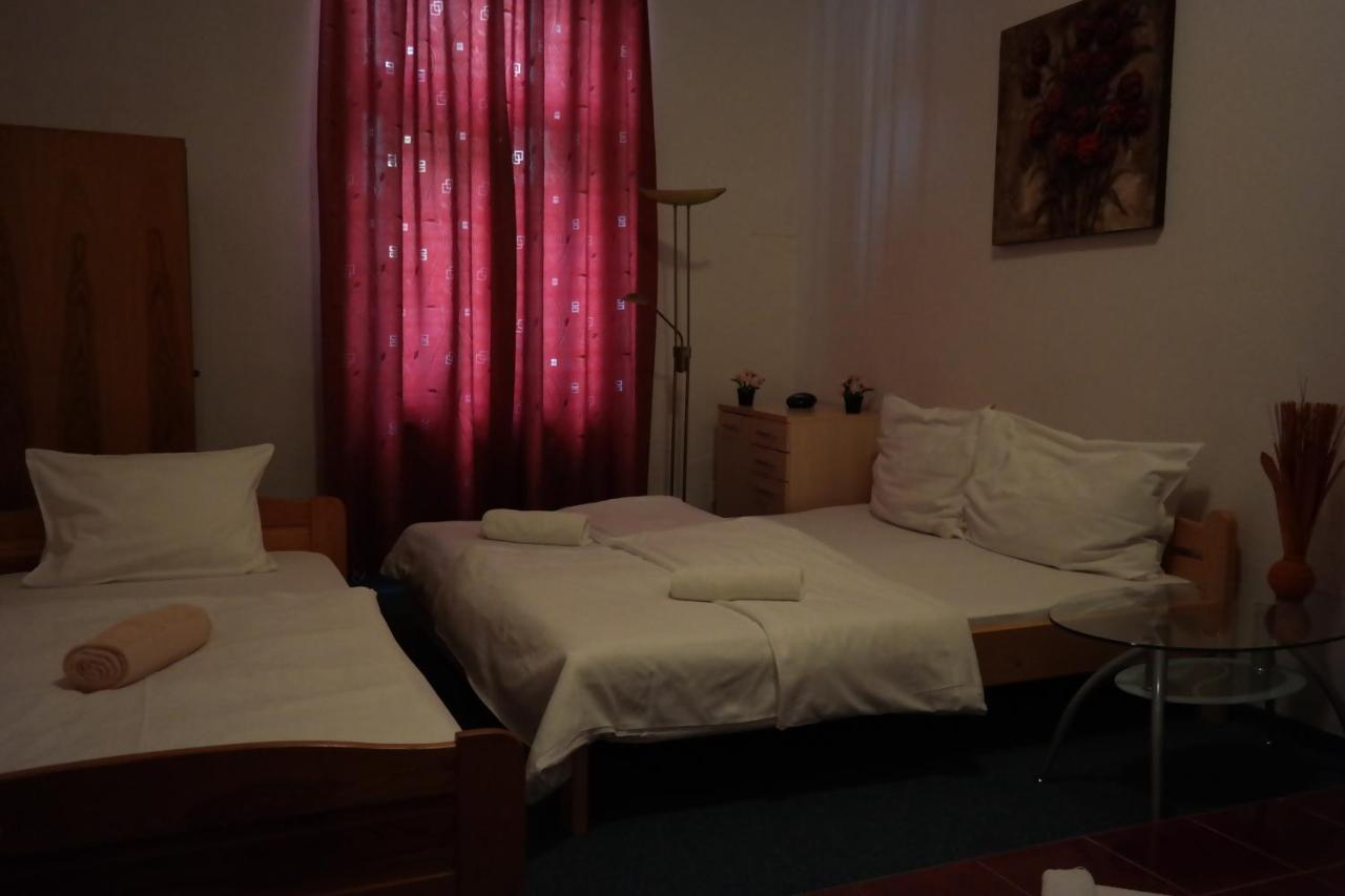 Hotel Praha Club Bed & Breakfast Экстерьер фото