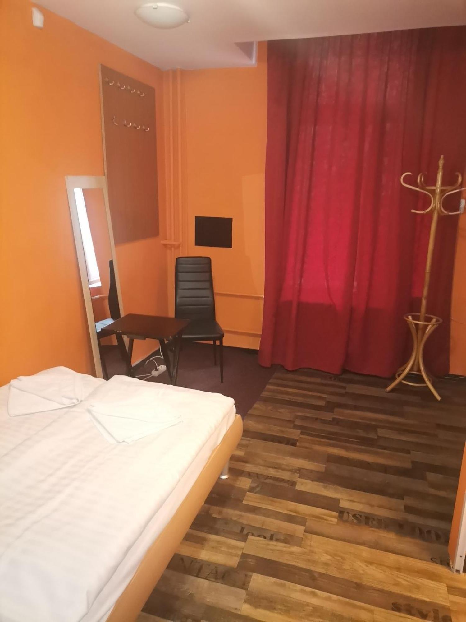 Hotel Praha Club Bed & Breakfast Экстерьер фото