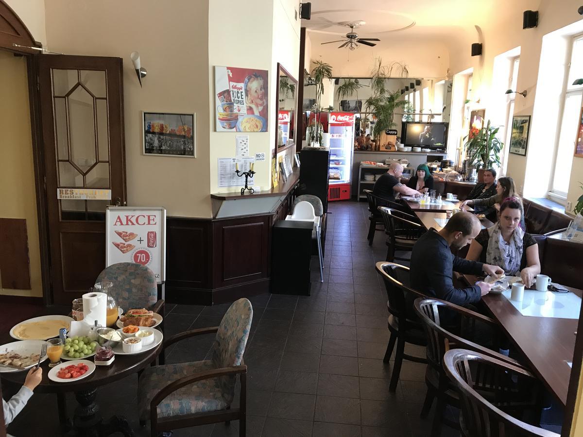 Hotel Praha Club Bed & Breakfast Экстерьер фото