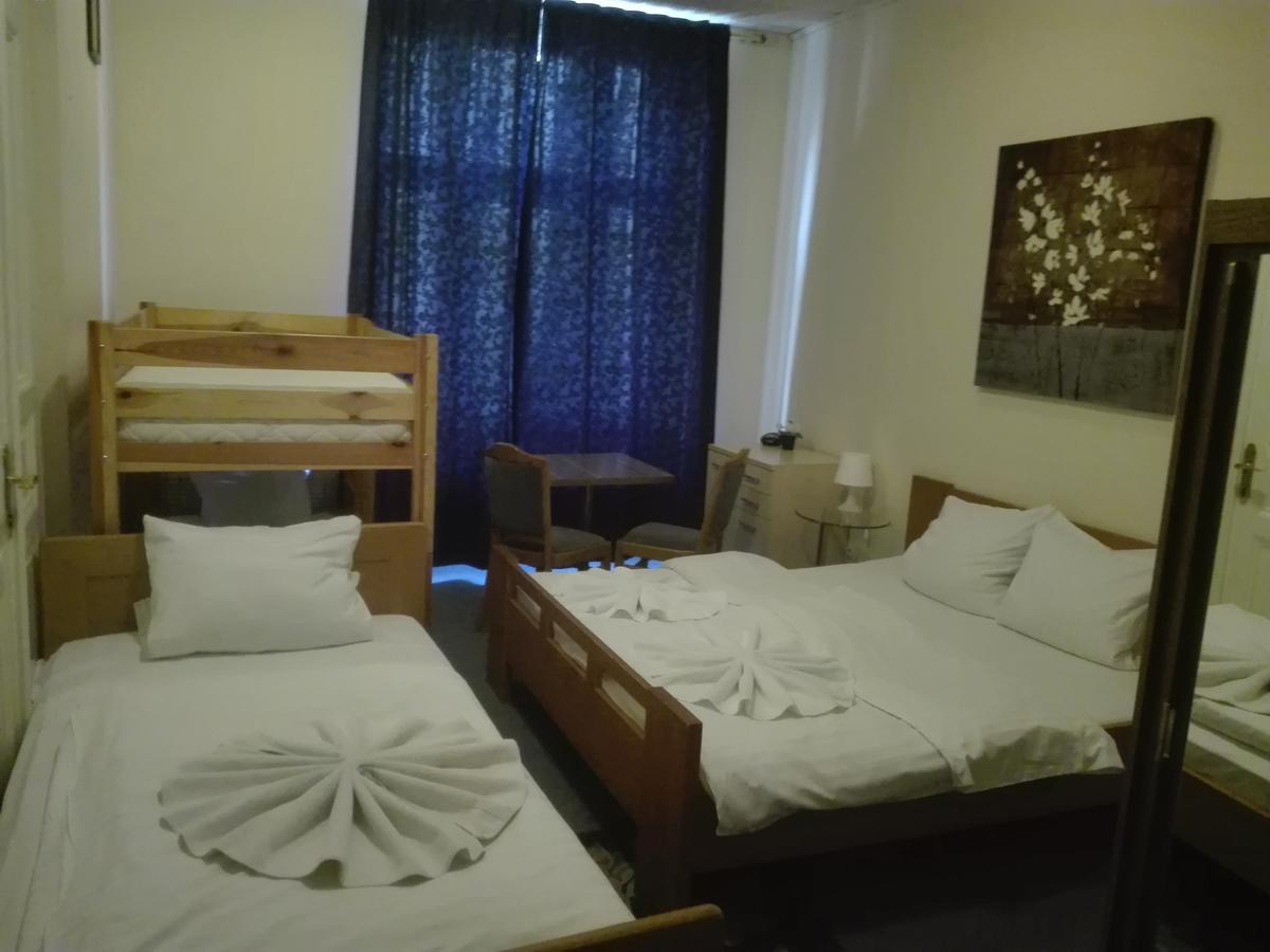 Hotel Praha Club Bed & Breakfast Экстерьер фото