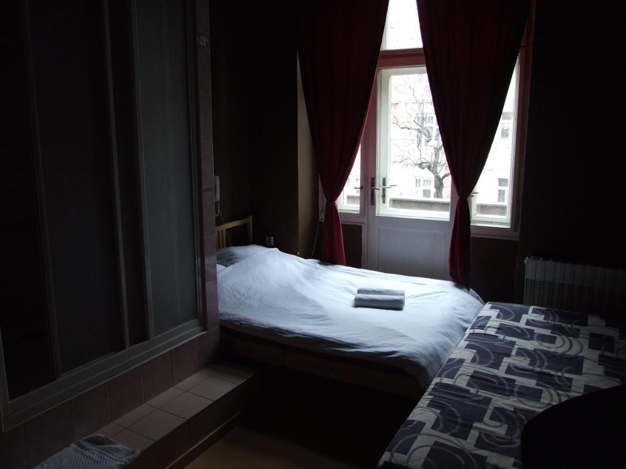 Hotel Praha Club Bed & Breakfast Экстерьер фото