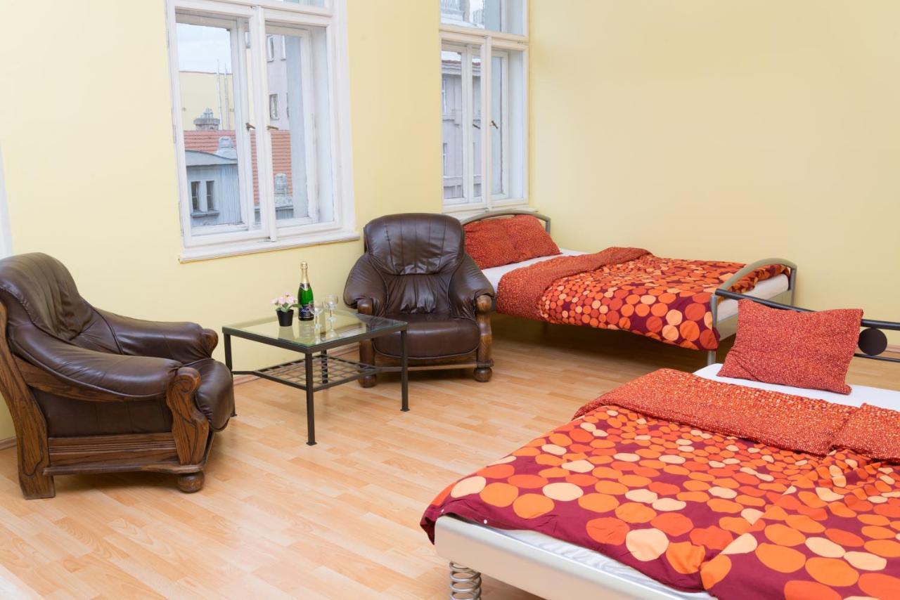 Hotel Praha Club Bed & Breakfast Экстерьер фото