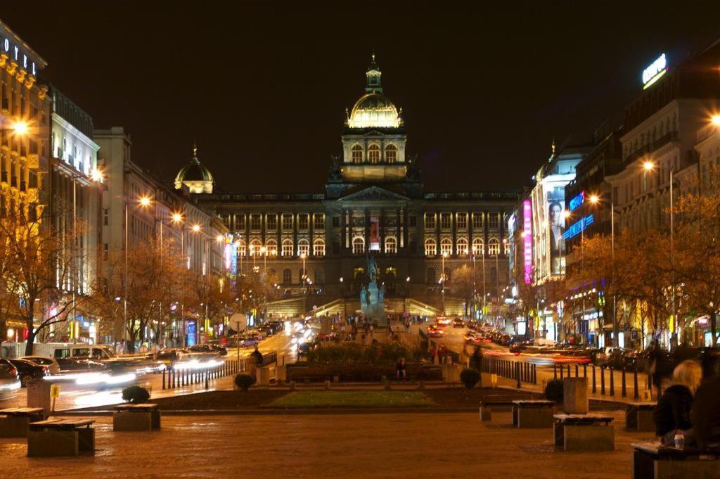 Hotel Praha Club Bed & Breakfast Экстерьер фото