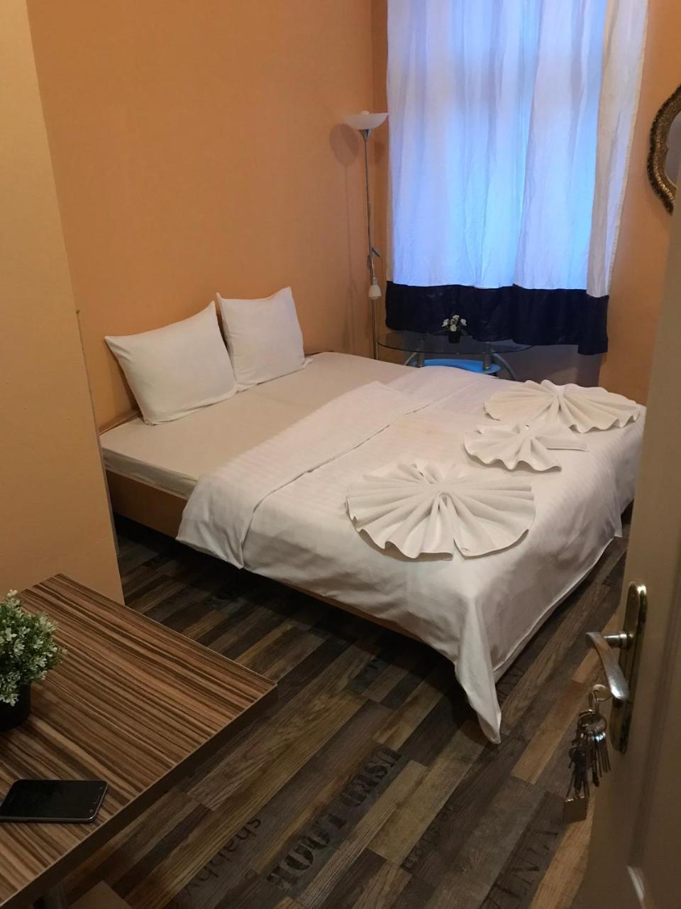 Hotel Praha Club Bed & Breakfast Экстерьер фото