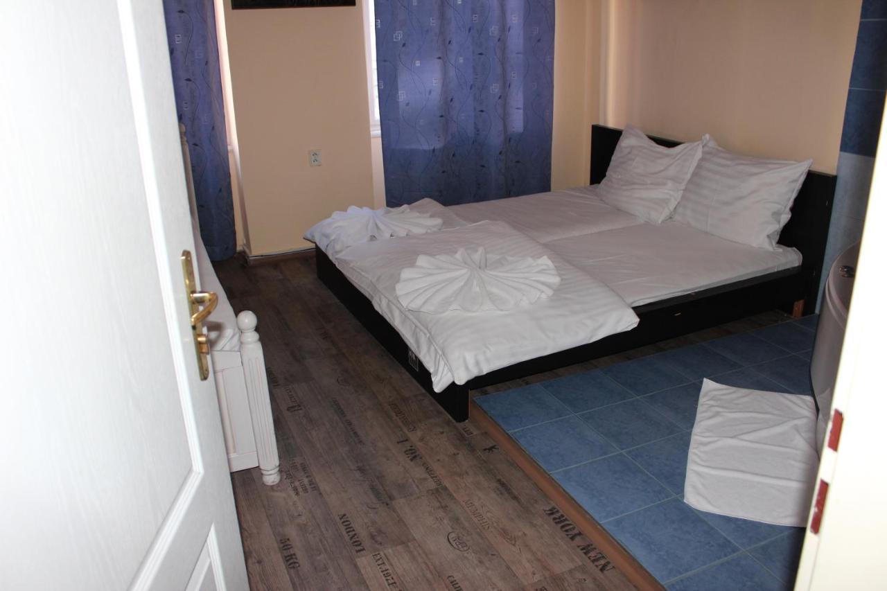 Hotel Praha Club Bed & Breakfast Экстерьер фото