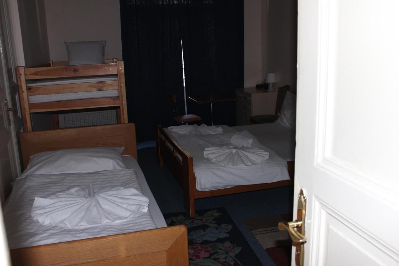 Hotel Praha Club Bed & Breakfast Экстерьер фото