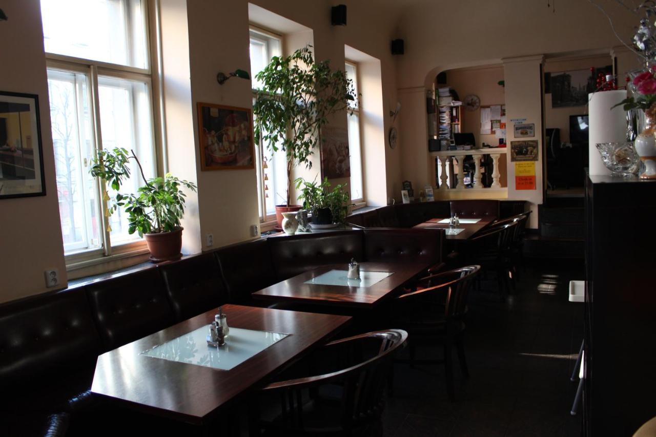 Hotel Praha Club Bed & Breakfast Экстерьер фото