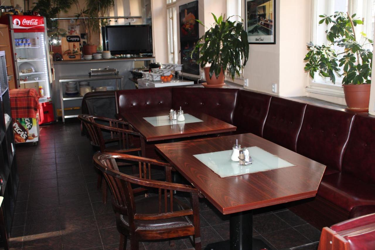 Hotel Praha Club Bed & Breakfast Экстерьер фото