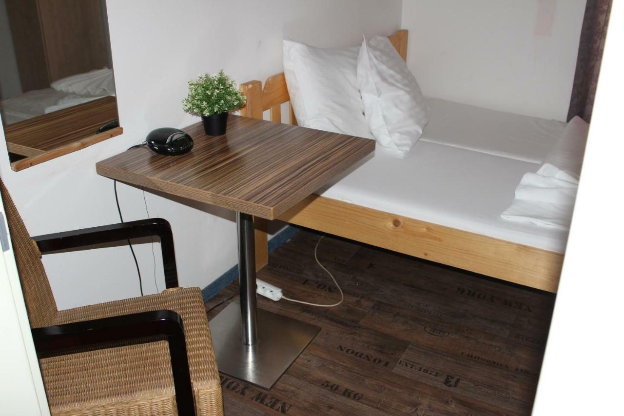 Hotel Praha Club Bed & Breakfast Экстерьер фото